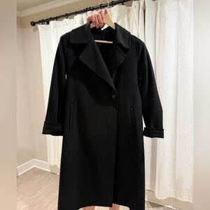 Uniqlo Black Women's Coat .size S